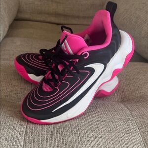 Nike Giannis Immortality Girls Sneakers Black and Pink Size 1Y
